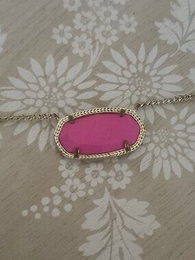 Kendra Scott Magenta Pink Dylan Gold Pendant Necklace